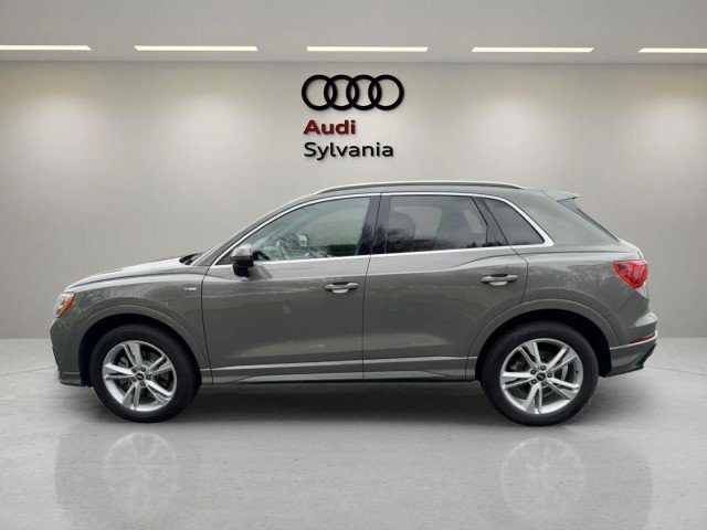 Certified 2021 Audi Q3 2.0T Premium w/ Convenience Package AWD/4WD image 4