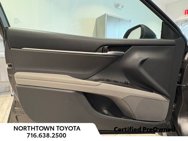 Used 2023 Toyota Camry LE image 5