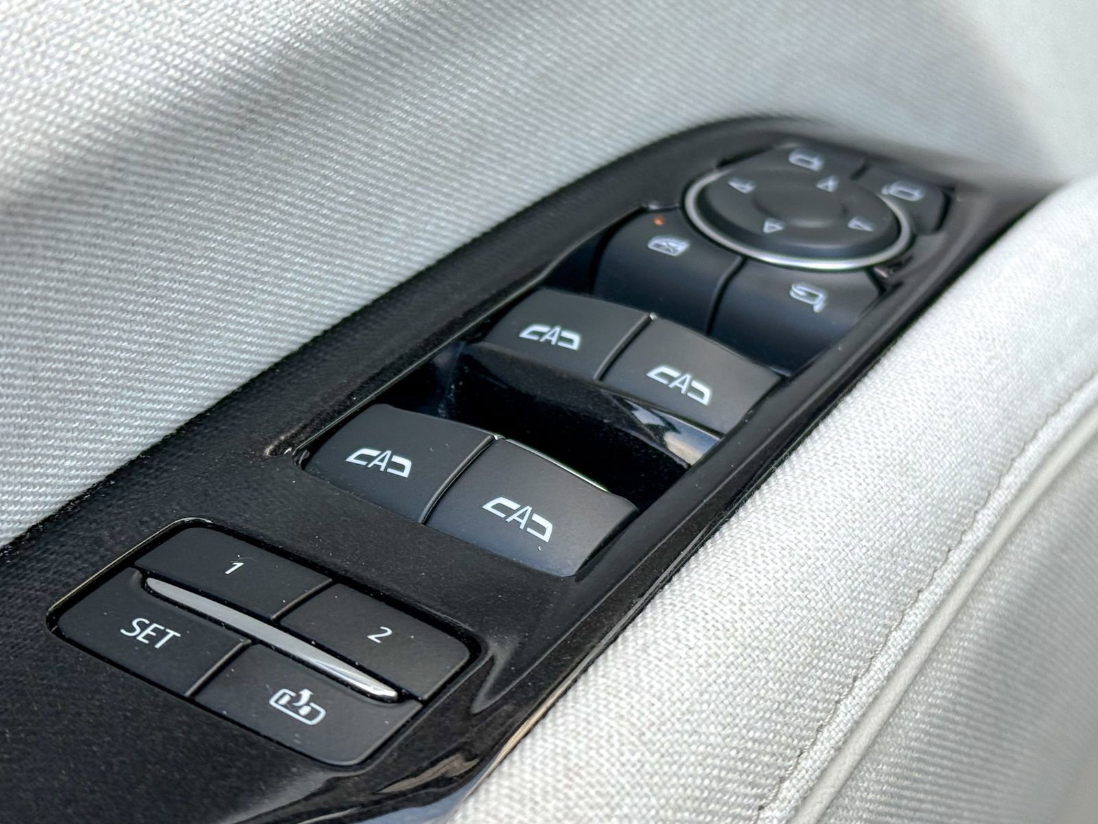 Used 2021 Cadillac Escalade Premium Luxury Platinum image 19