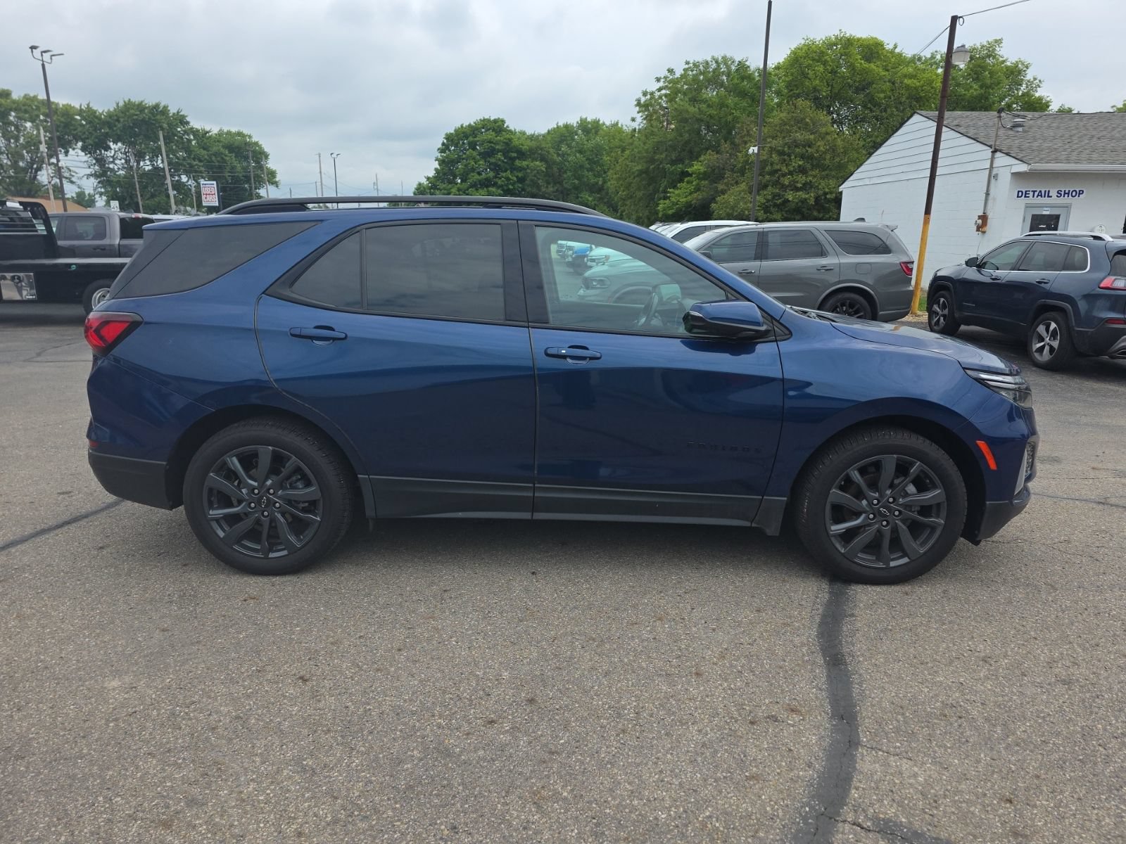 Used 2023 Chevrolet Equinox RS w/ RS Leather Package FWD image 4