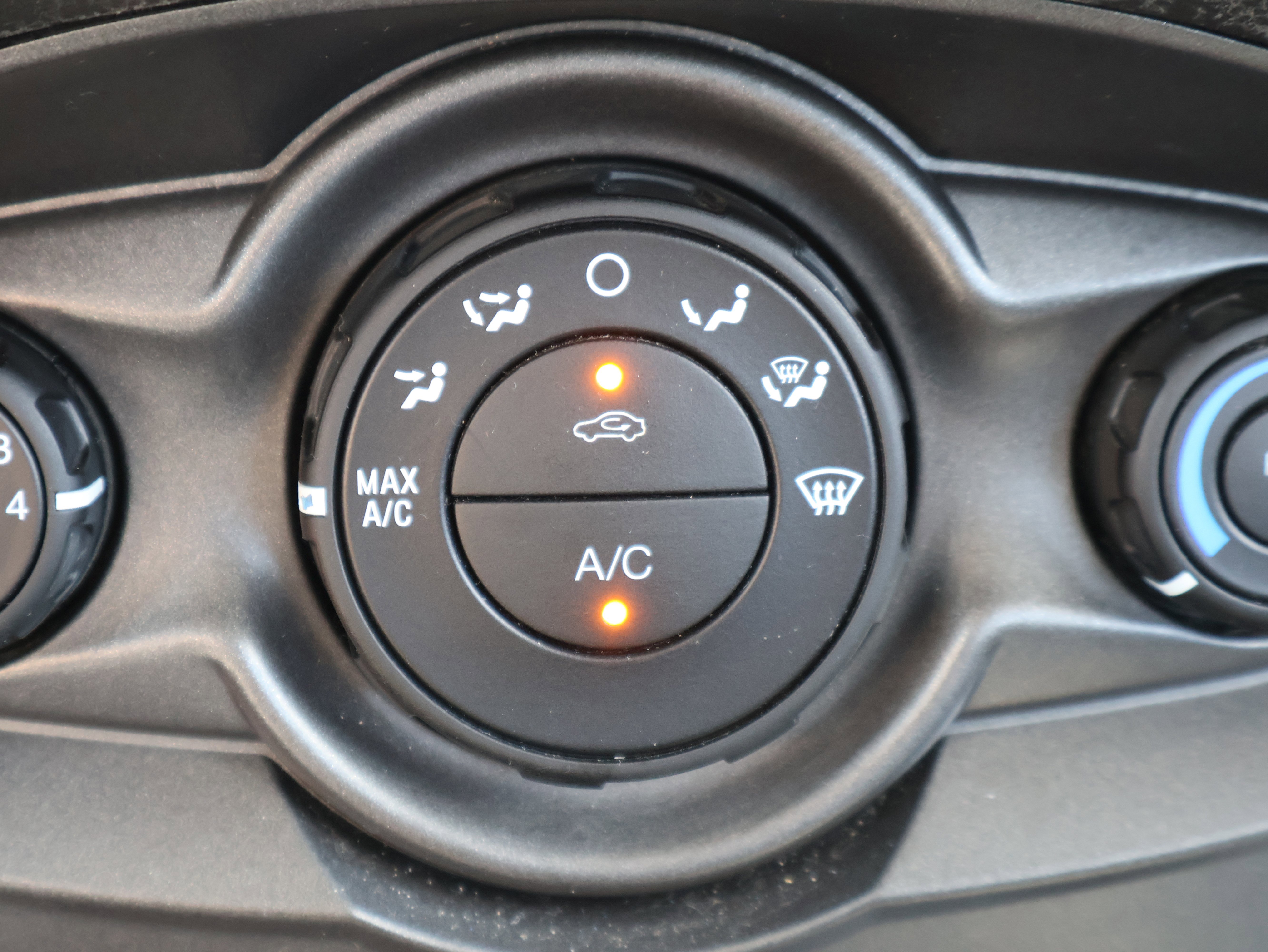 Used 2017 Ford Fiesta S image 26