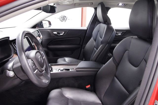 Used 2022 Volvo S60 B5 Momentum w/ Advanced Package image 13