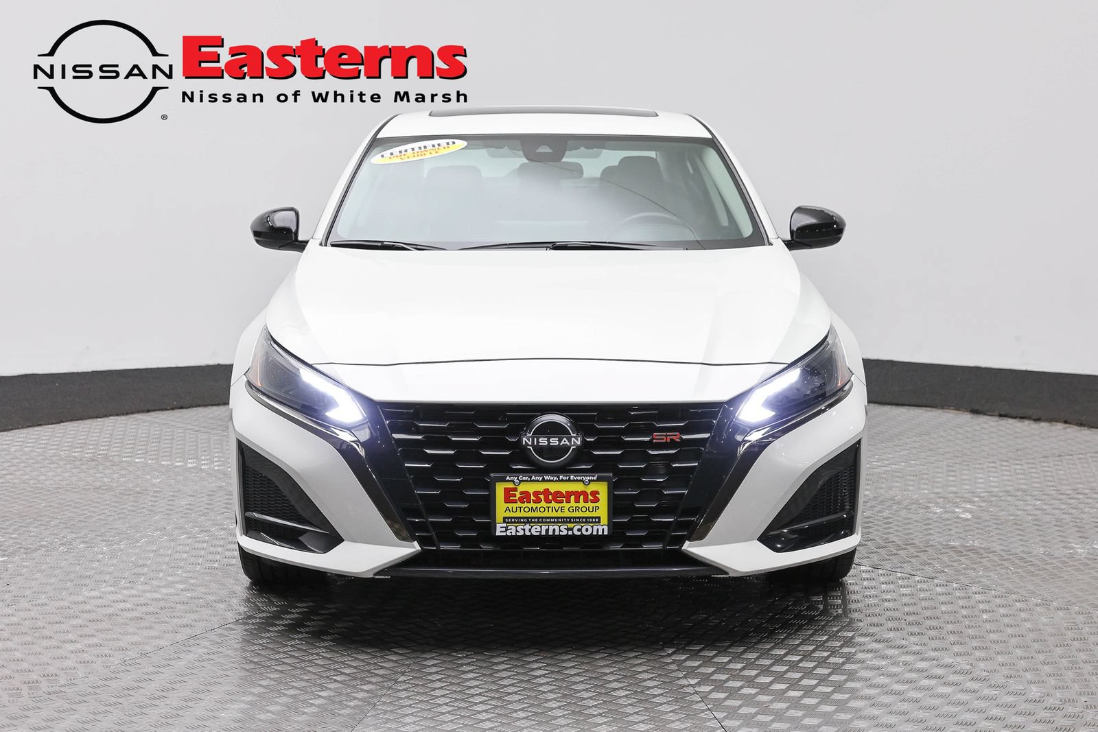 Used 2023 Nissan Altima 2.5 SR w/ SR Premium Package AWD/4WD image 2