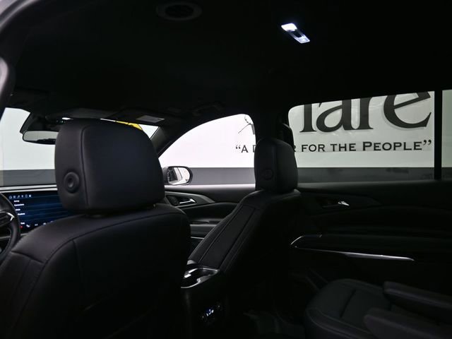 Used 2025 Chevrolet Traverse LT image 25