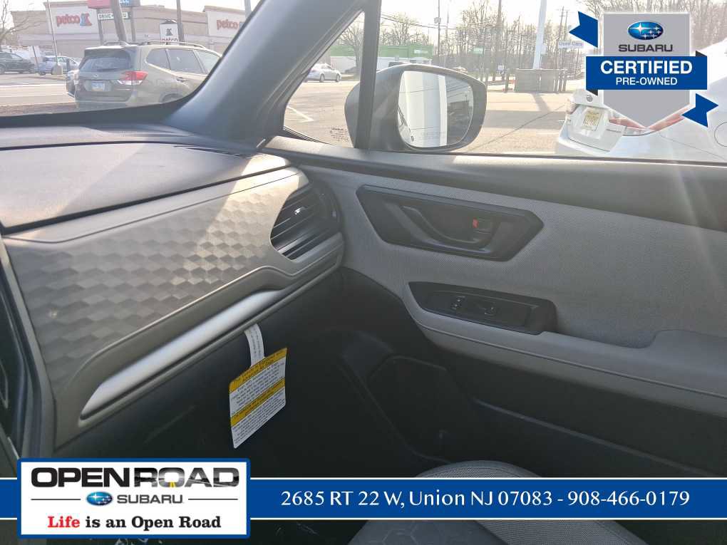 Used 2025 Subaru Forester AWD/4WD image 17