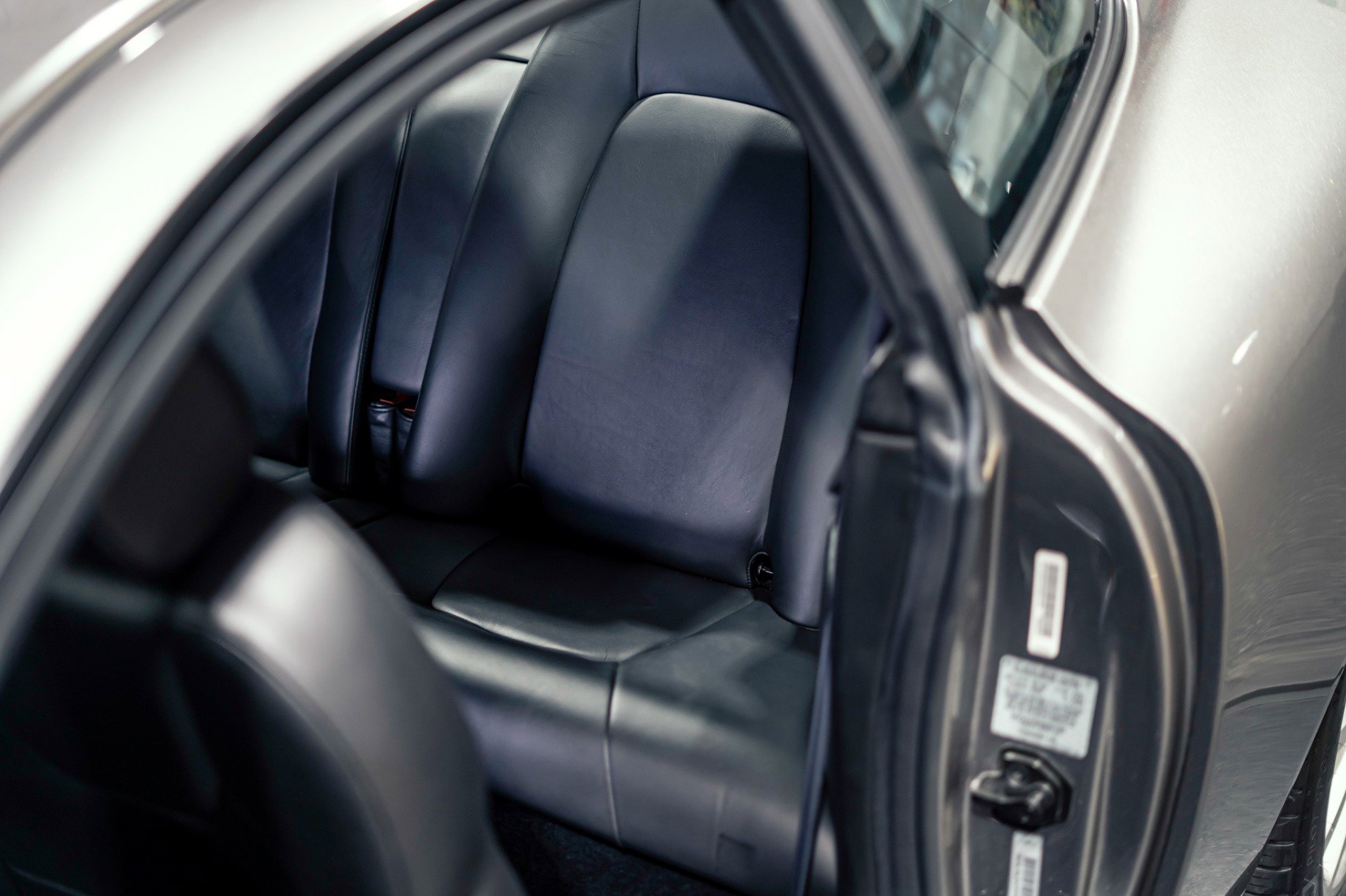Used 2003 Aston Martin Vanquish RWD image 23
