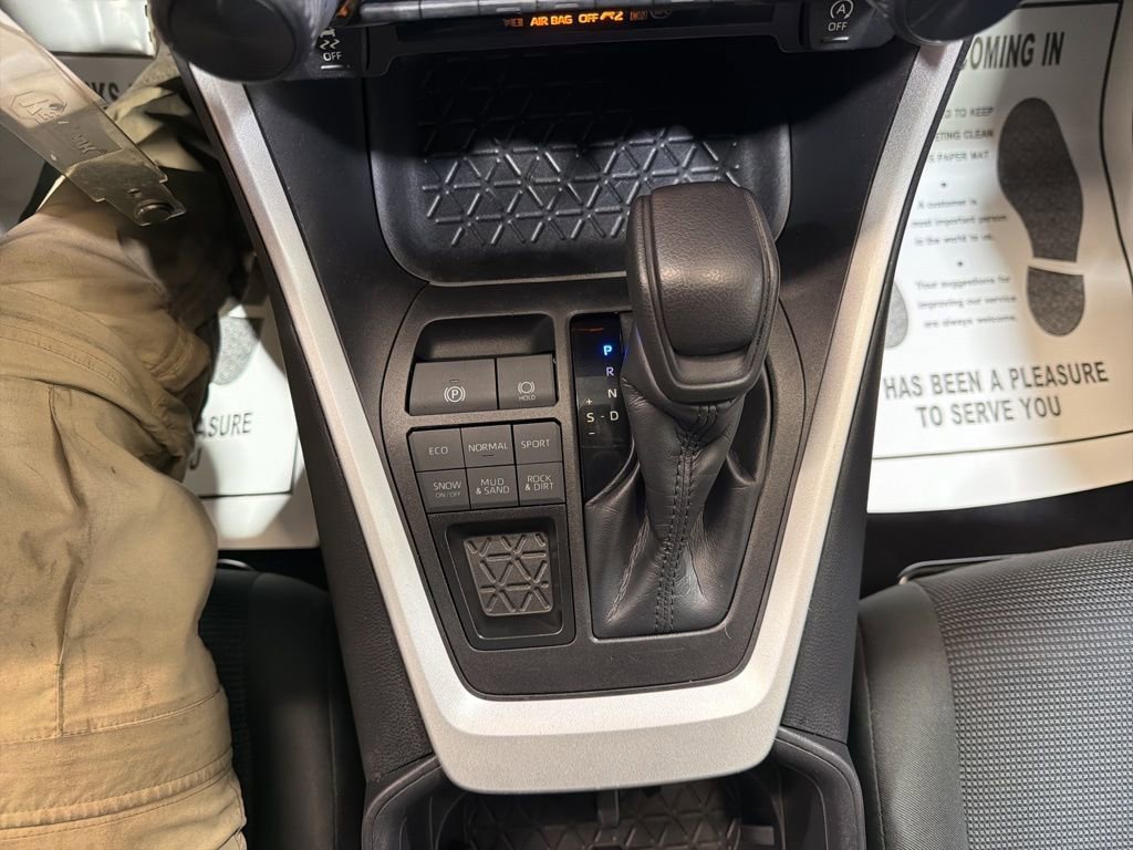 Used 2024 Toyota RAV4 LE image 30