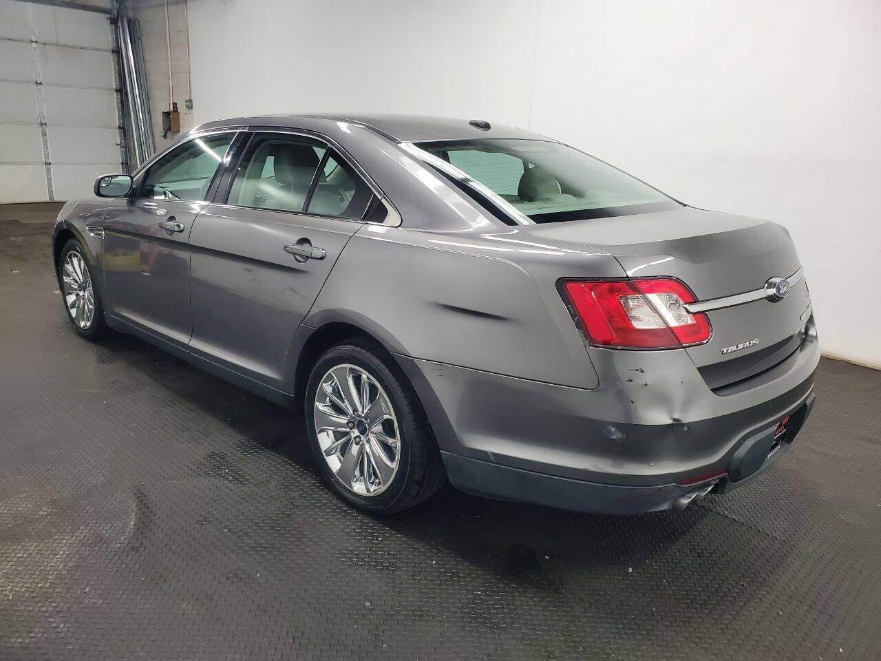 Used 2012 Ford Taurus Limited AWD/4WD image 5