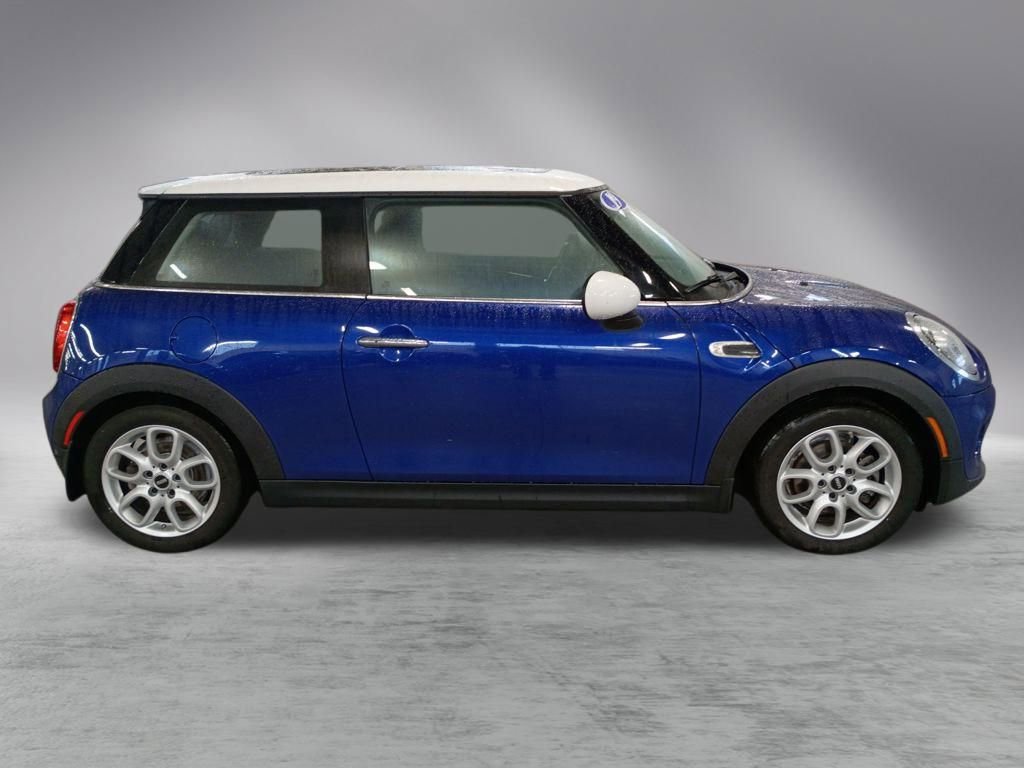 Used 2019 MINI Cooper 2-Door Hardtop w/ Premium Package image 6