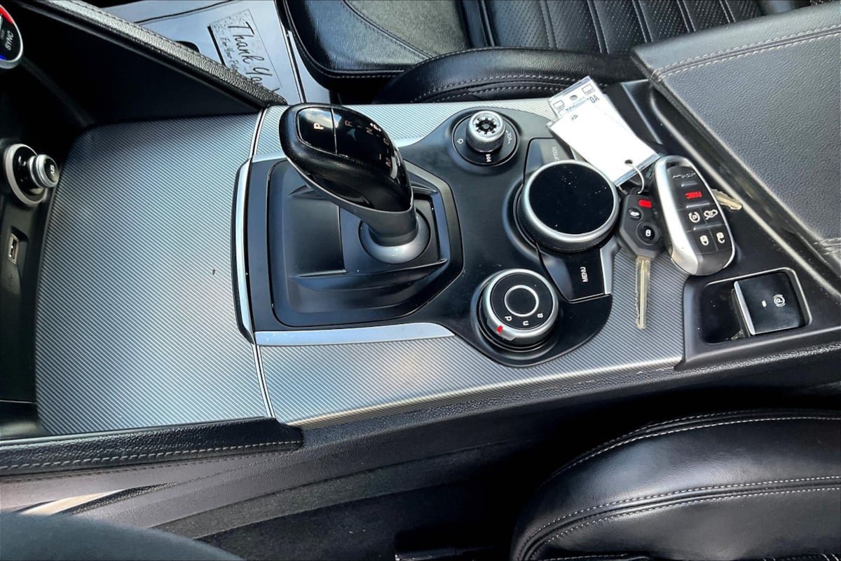 Used 2018 Alfa Romeo Stelvio Ti Sport AWD/4WD image 17