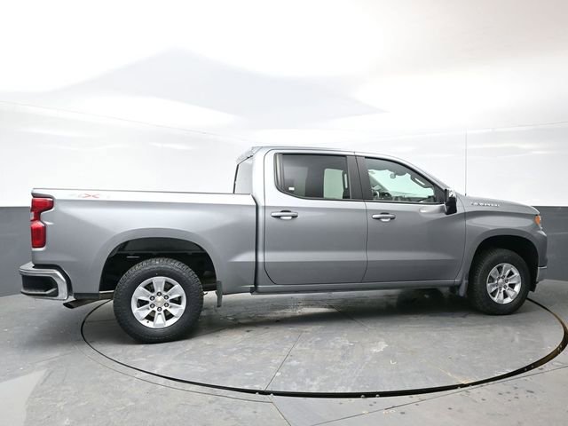 Used 2025 Chevrolet Silverado 1500 LT AWD/4WD image 2