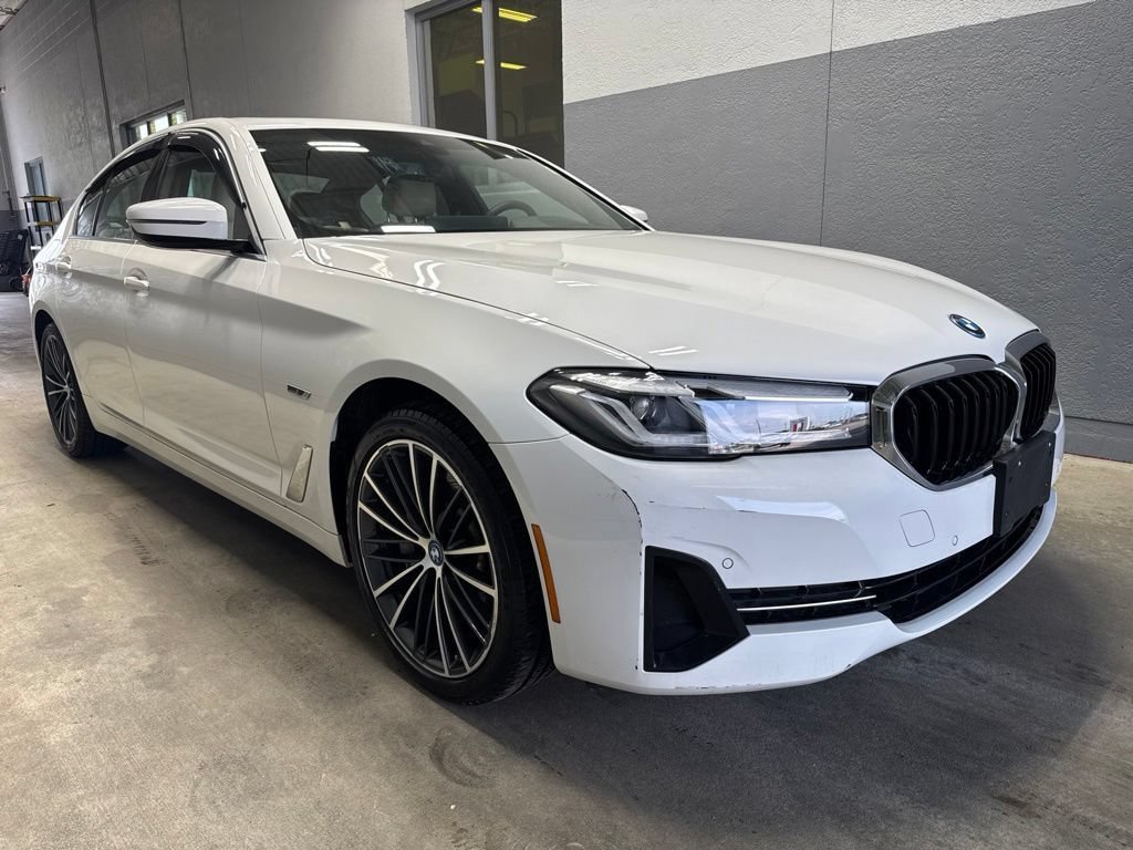 Used 2023 BMW 530e xDrive w/ Premium Package AWD/4WD image 8