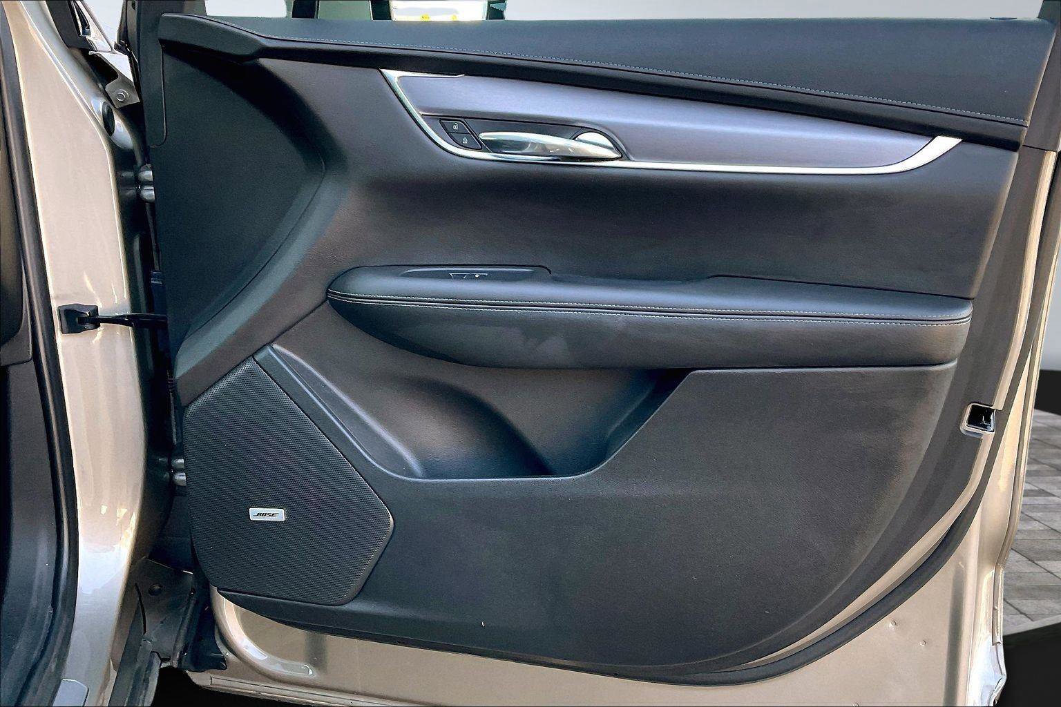 Used 2023 Cadillac XT6 Luxury image 25