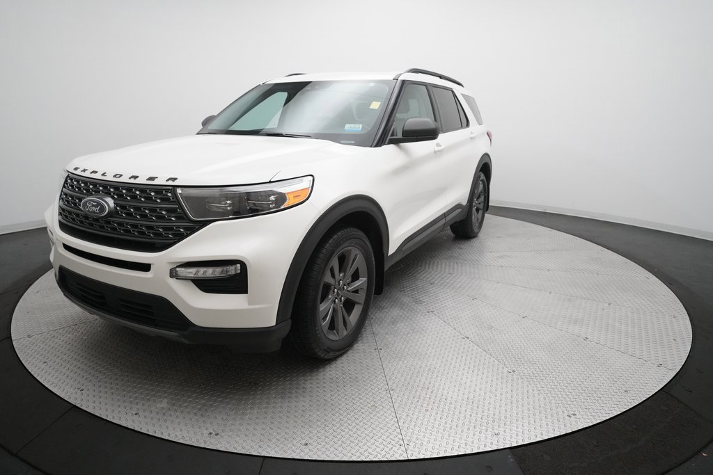 Used 2021 Ford Explorer XLT w/ XLT Sport Appearance Package image 36