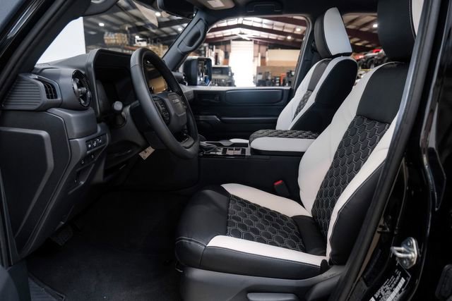 Used 2025 Toyota Land Cruiser image 4