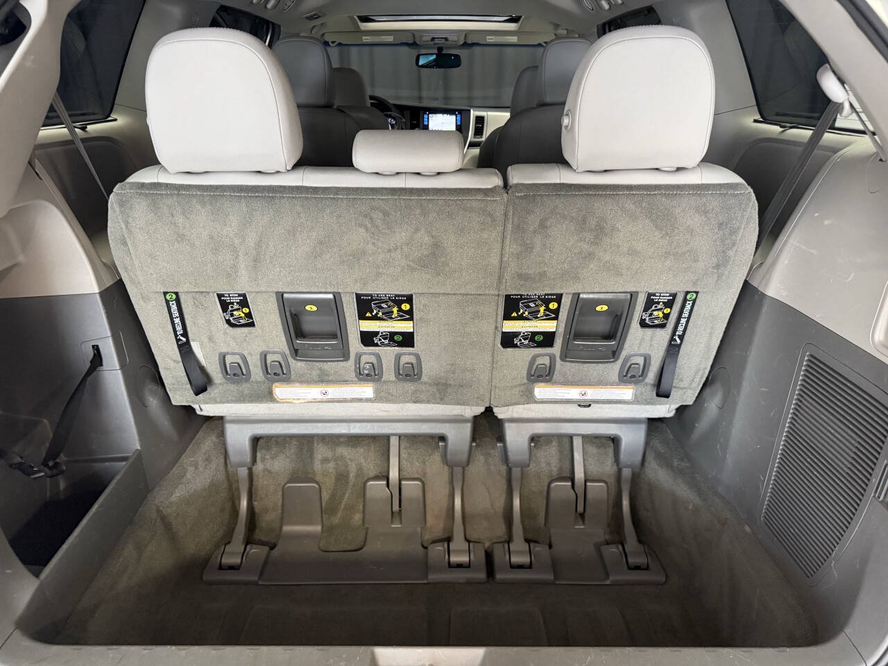 Used 2015 Toyota Sienna XLE w/ XLE Navigation Package FWD image 24