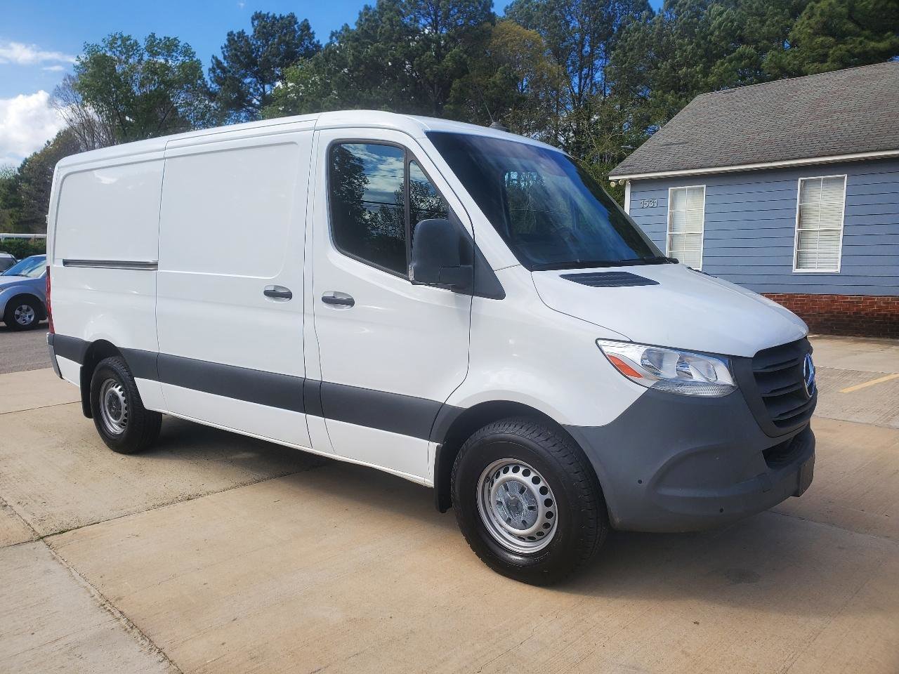 Used 2022 Mercedes-Benz Sprinter 1500 image 3