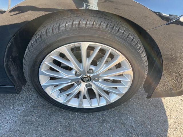 Used 2020 Toyota Camry XLE image 15