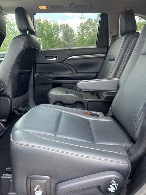 Used 2018 Toyota Highlander Limited FWD image 11