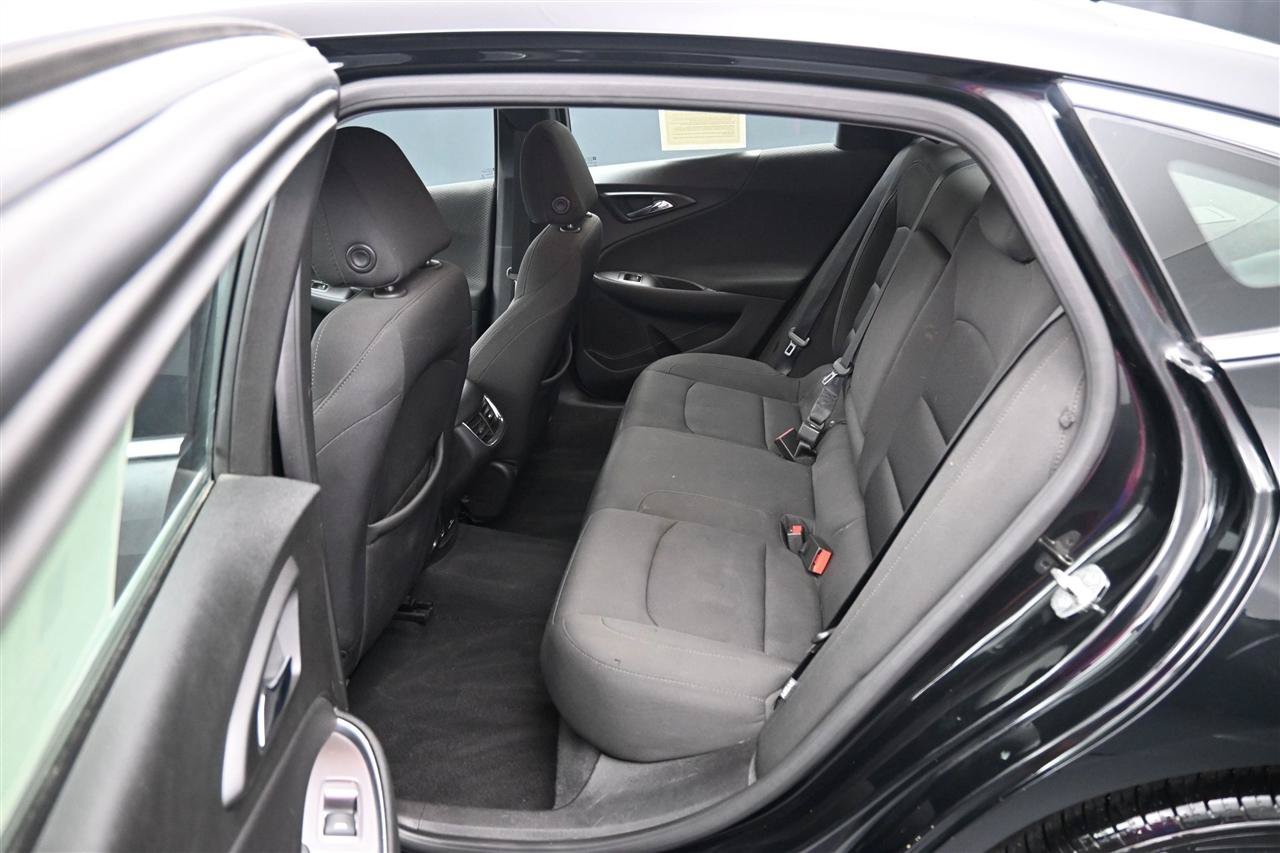 Used 2018 Chevrolet Malibu LT FWD image 10