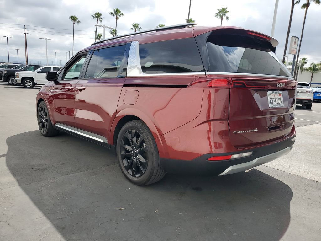 Used 2022 Kia Carnival SX Prestige image 3