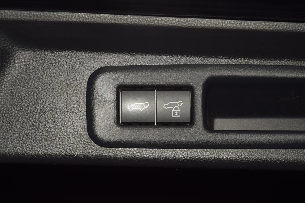 Used 2025 Toyota Sequoia Limited w/ TRD Off-Road Package AWD/4WD image 27