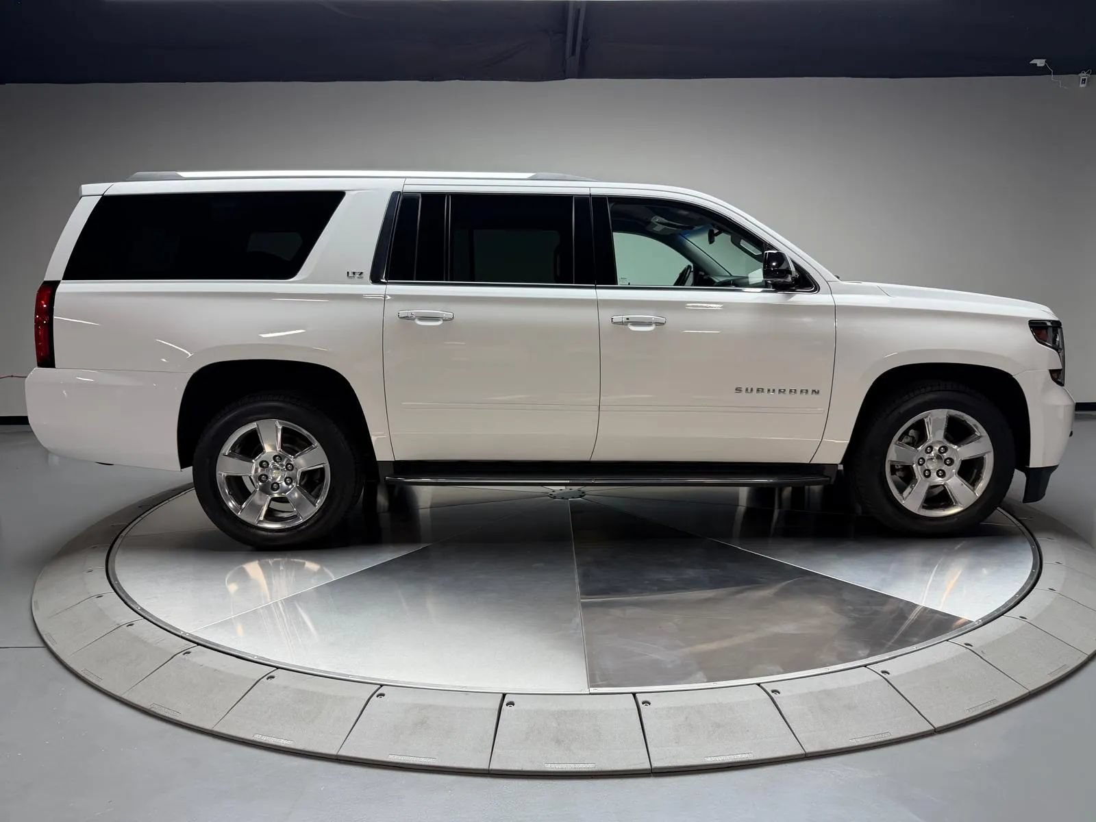 Used 2016 Chevrolet Suburban LTZ AWD/4WD image 6