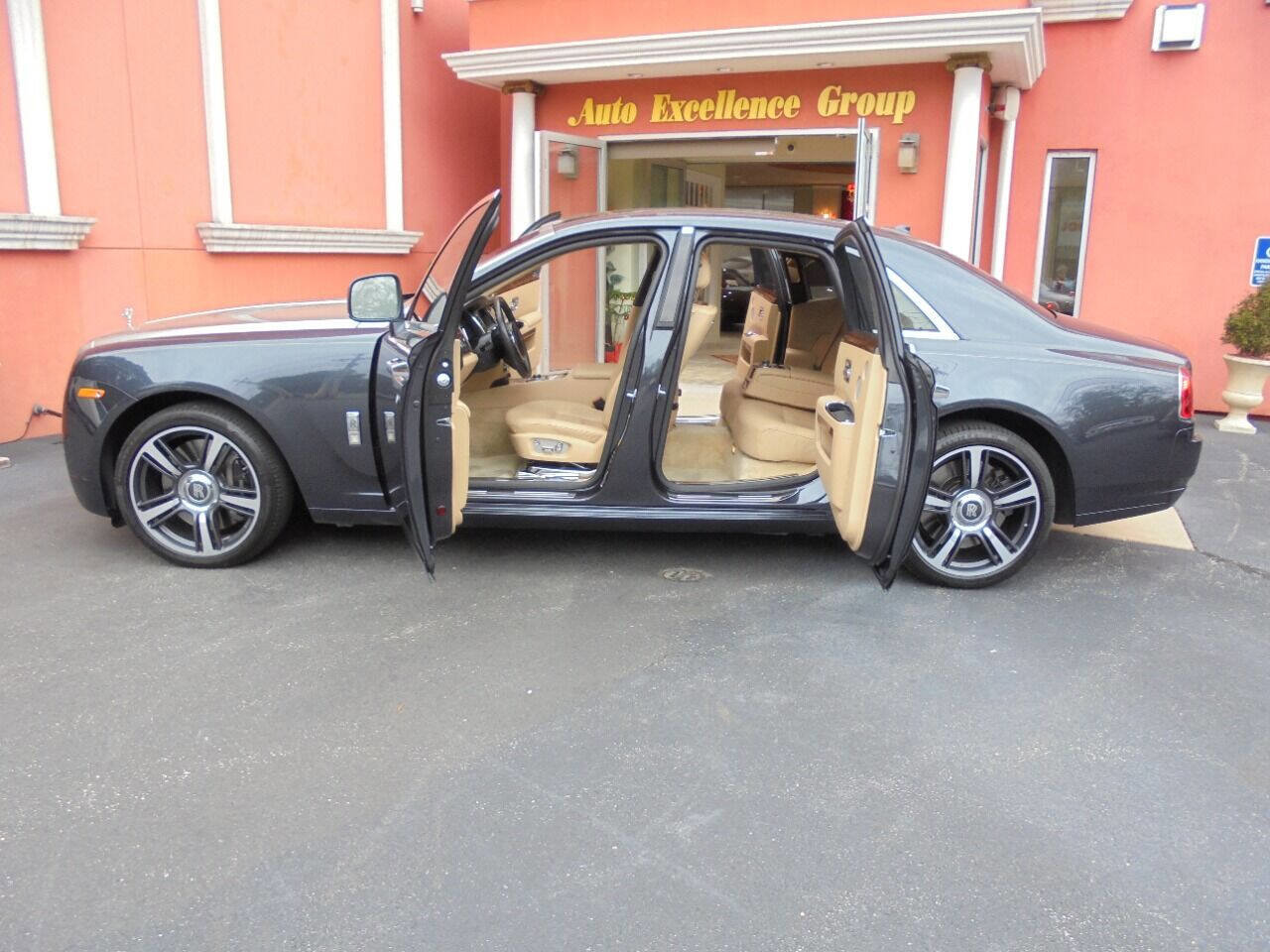 Used 2011 Rolls-Royce Ghost image 43