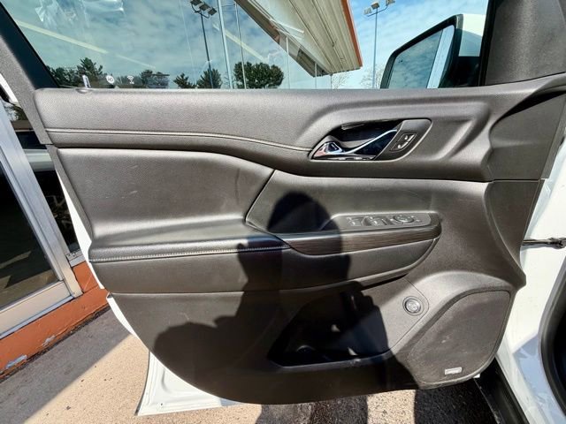 Used 2020 GMC Acadia SLT AWD/4WD image 25