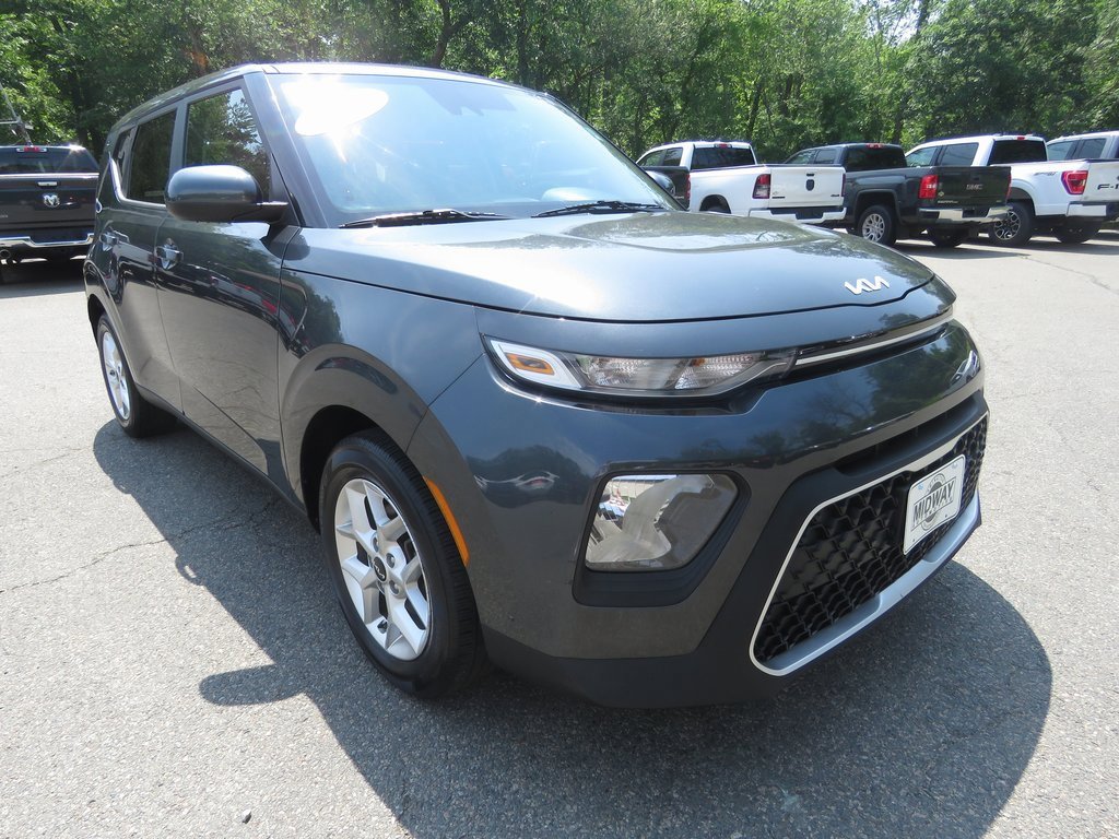 Used 2022 Kia Soul LX w/ Technology Package image 4