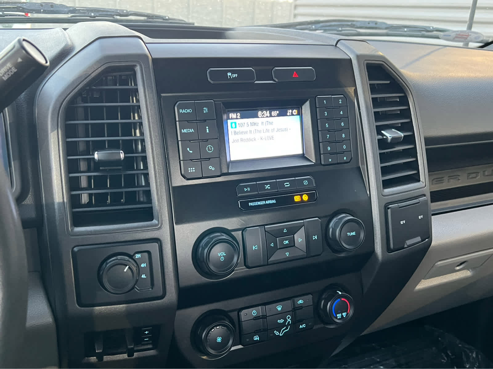 Certified 2022 Ford F350 XL w/ Power Equipment Group image 35