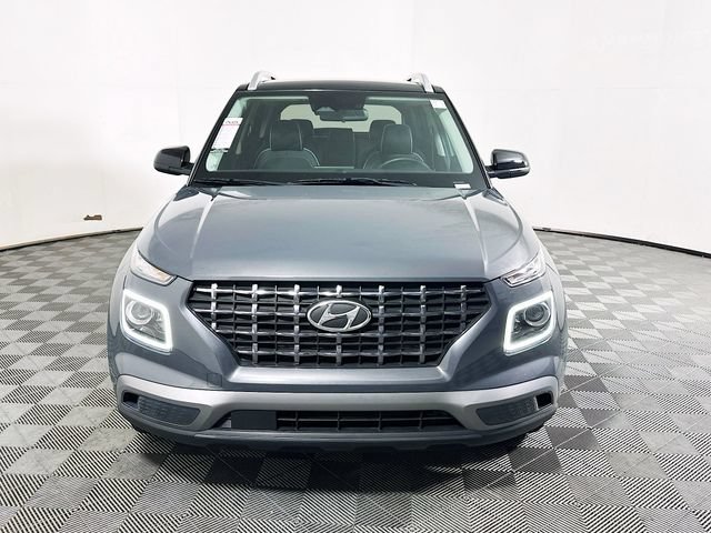 Used 2023 Hyundai Venue Limited w/ Cargo Package FWD image 8