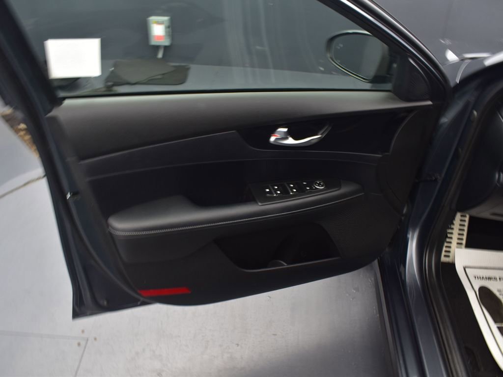 Used 2024 Kia Forte GT-Line image 11