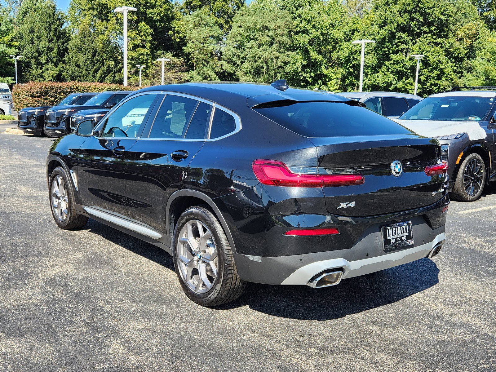 Used 2023 BMW X4 xDrive30i w/ Premium Package AWD/4WD image 3
