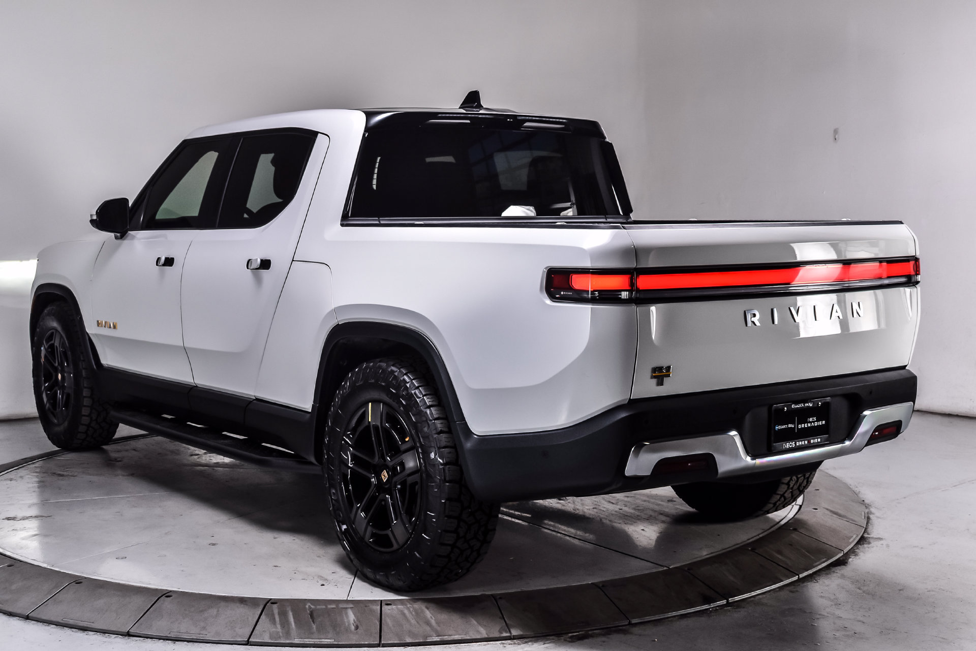 Used 2023 Rivian R1T Adventure Quad AWD/4WD image 4