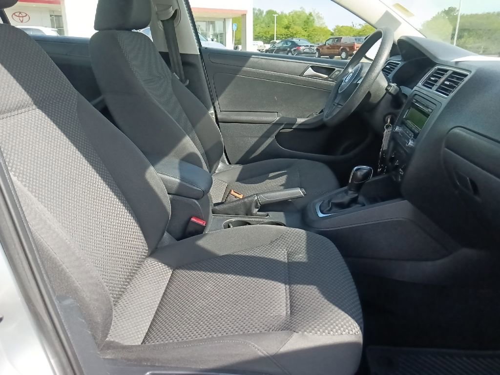 Used 2013 Volkswagen Jetta S FWD image 30