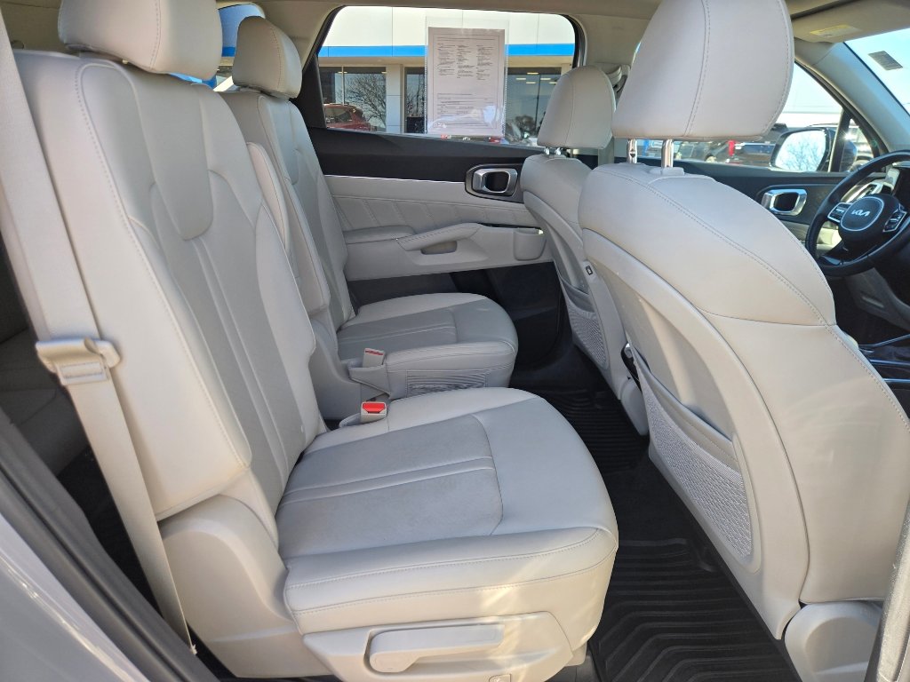 Used 2023 Kia Sorento SX image 13