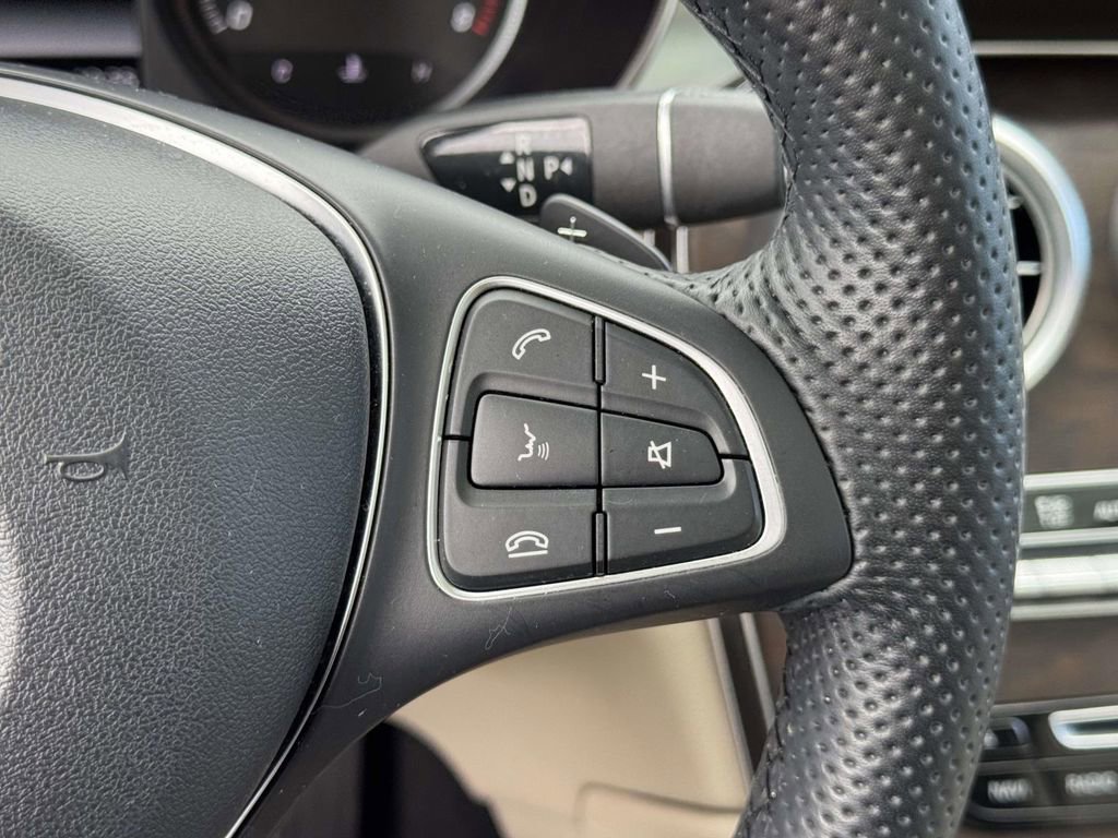 Used 2018 Mercedes-Benz GLC 300 4MATIC image 23