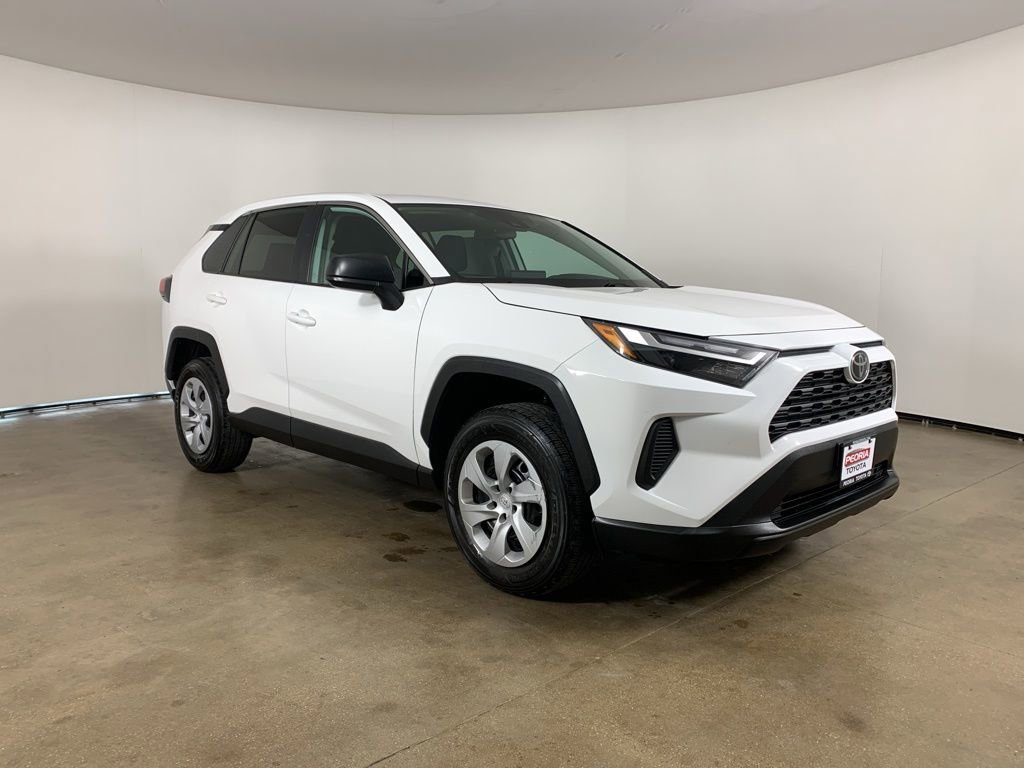 Used 2024 Toyota RAV4 LE AWD/4WD image 5