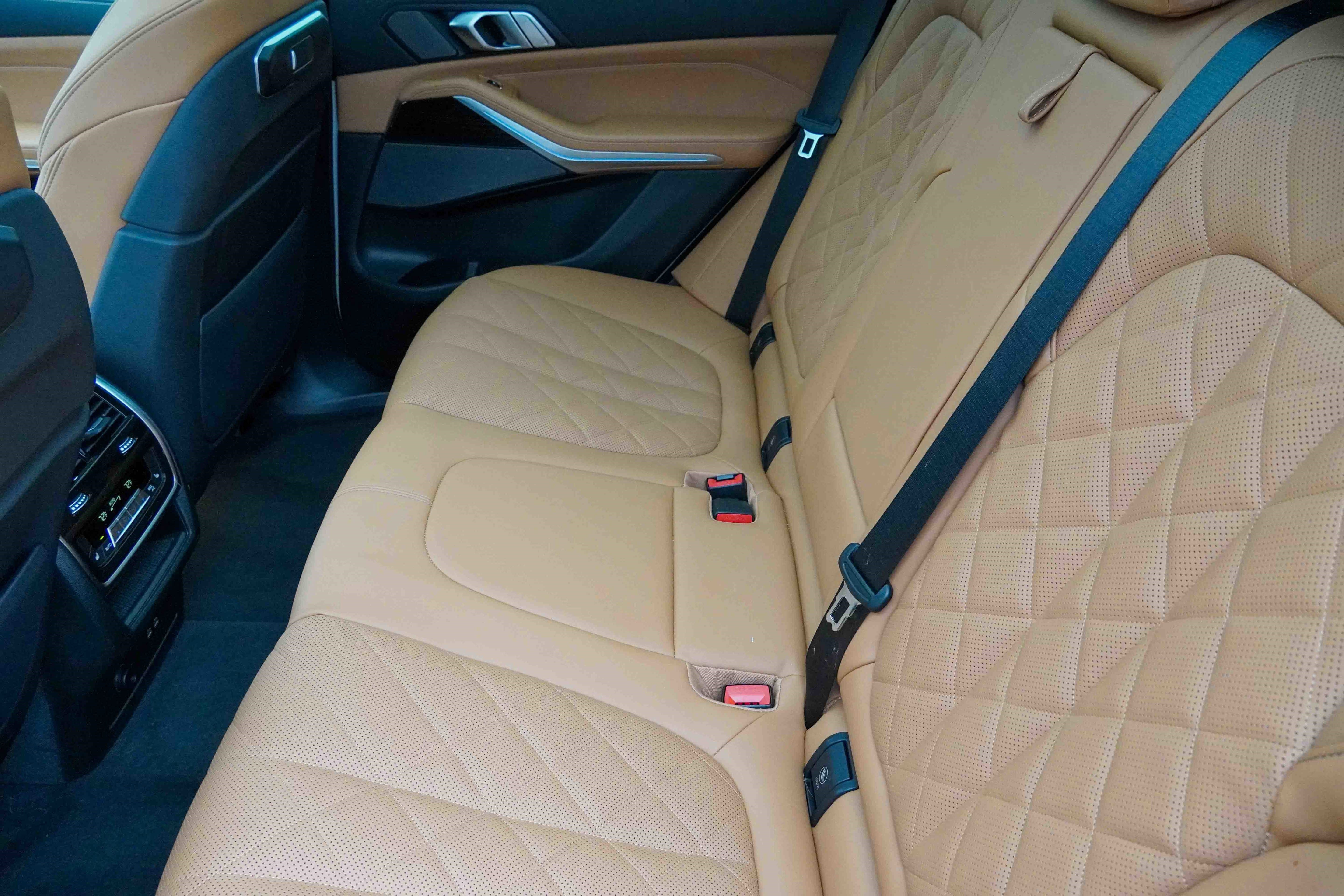 Certified 2025 BMW X5 xDrive40i w/ Climate Comfort Package image 38