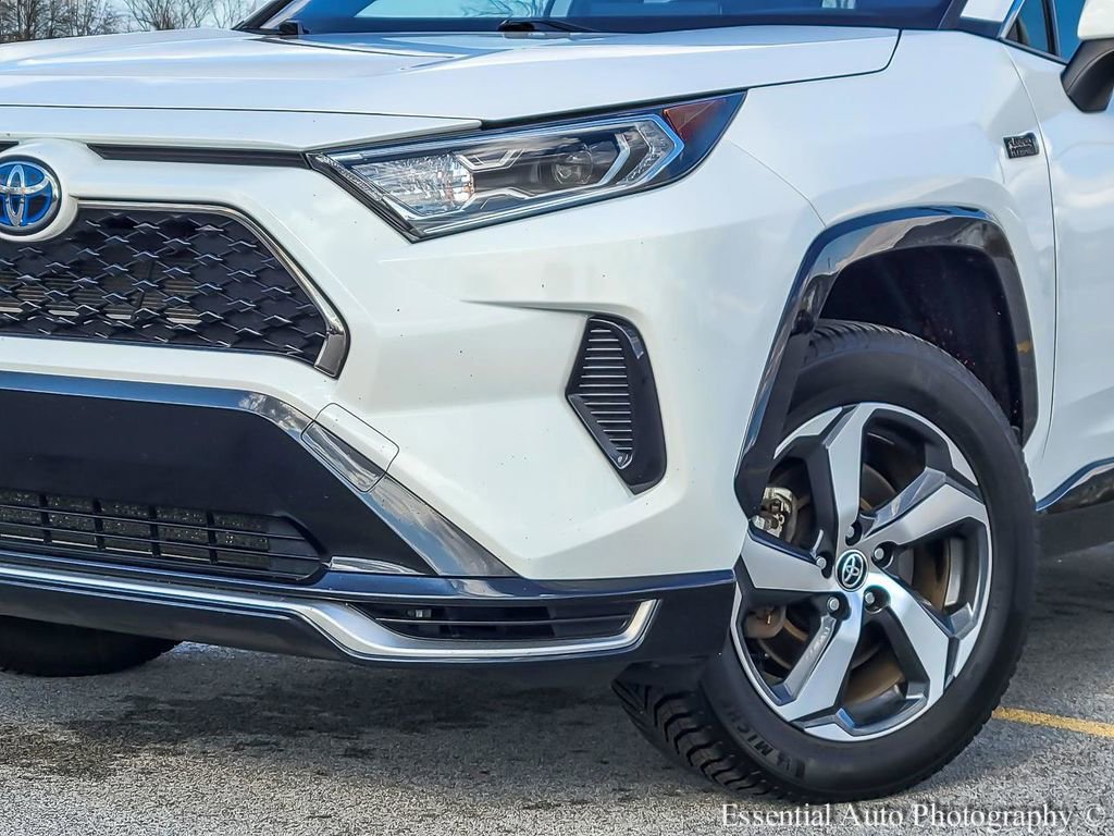 Used 2021 Toyota RAV4 SE w/ Weather & Moonroof Package image 3