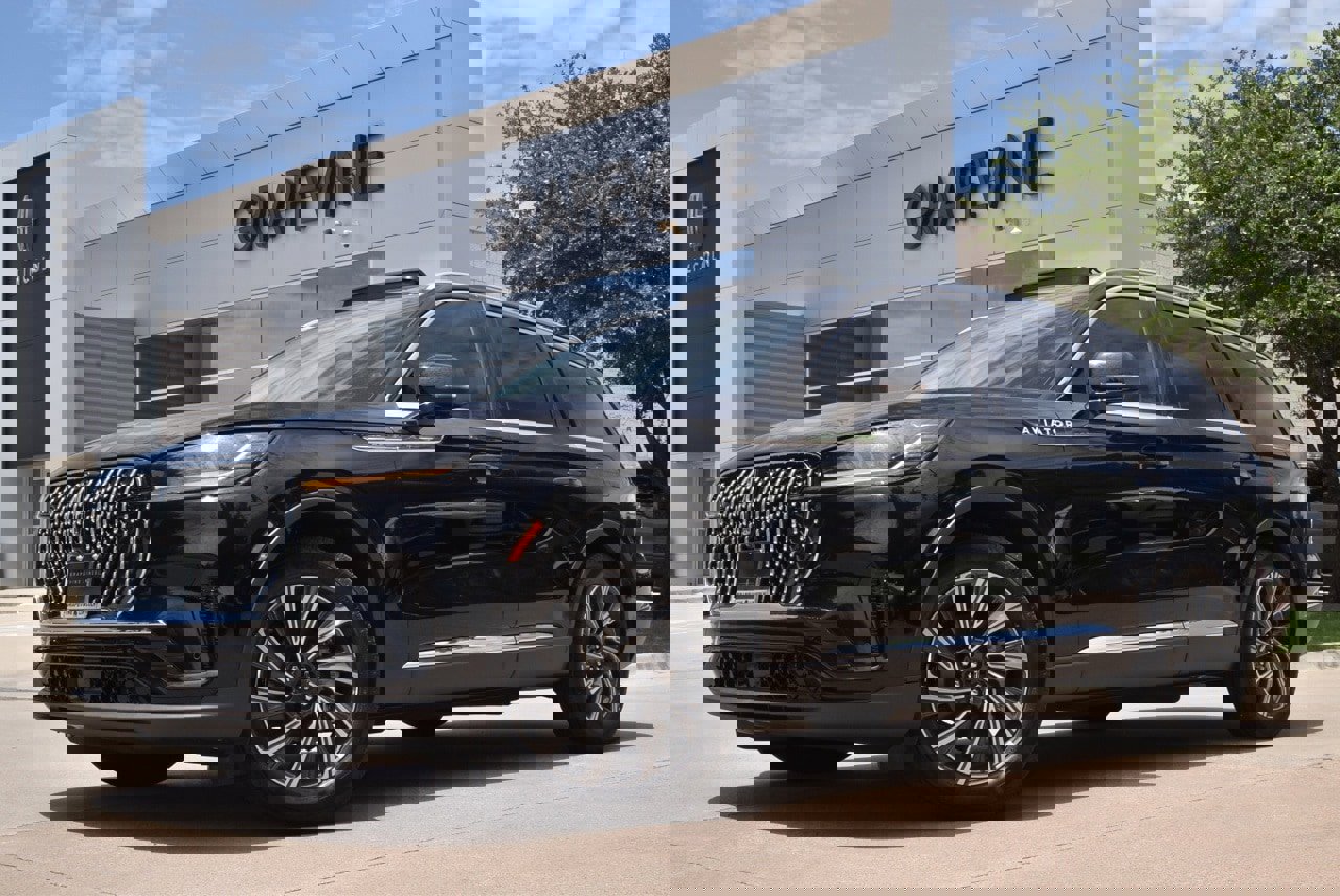 New 2025 Lincoln Aviator 2WD