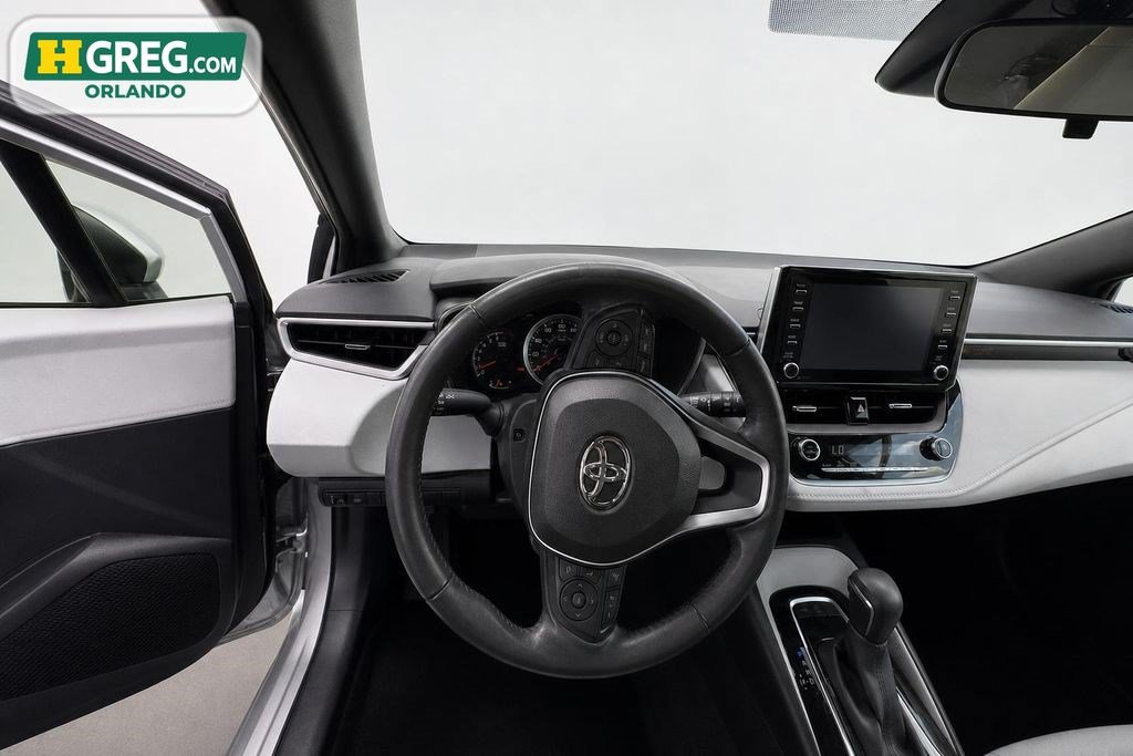 Used 2022 Toyota Corolla SE w/ SE Preferred Package FWD image 11