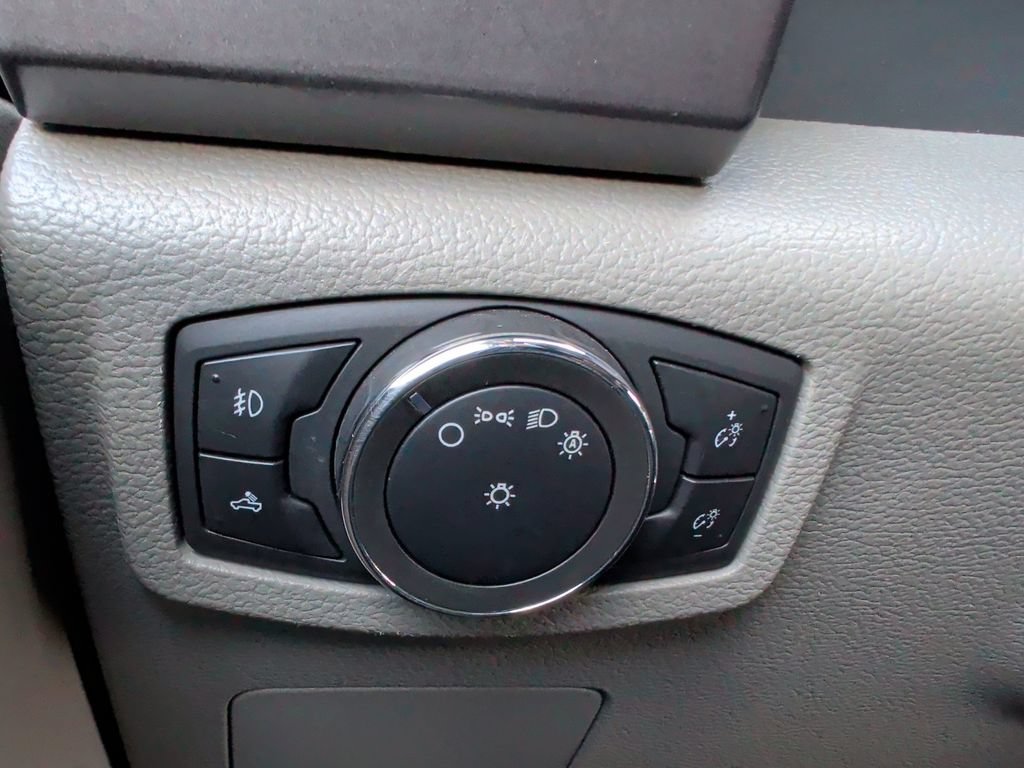 Used 2015 Ford F150 XLT AWD/4WD image 25