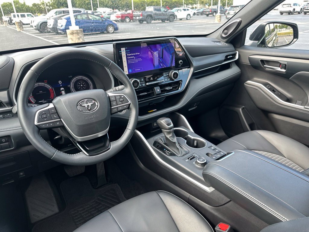 Used 2025 Toyota Highlander XSE AWD/4WD image 31