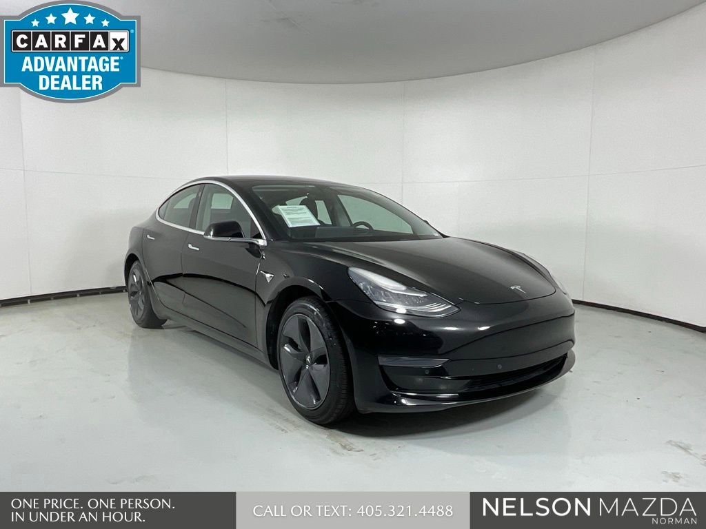 Used 2019 Tesla Model 3 Standard Range Plus image 1