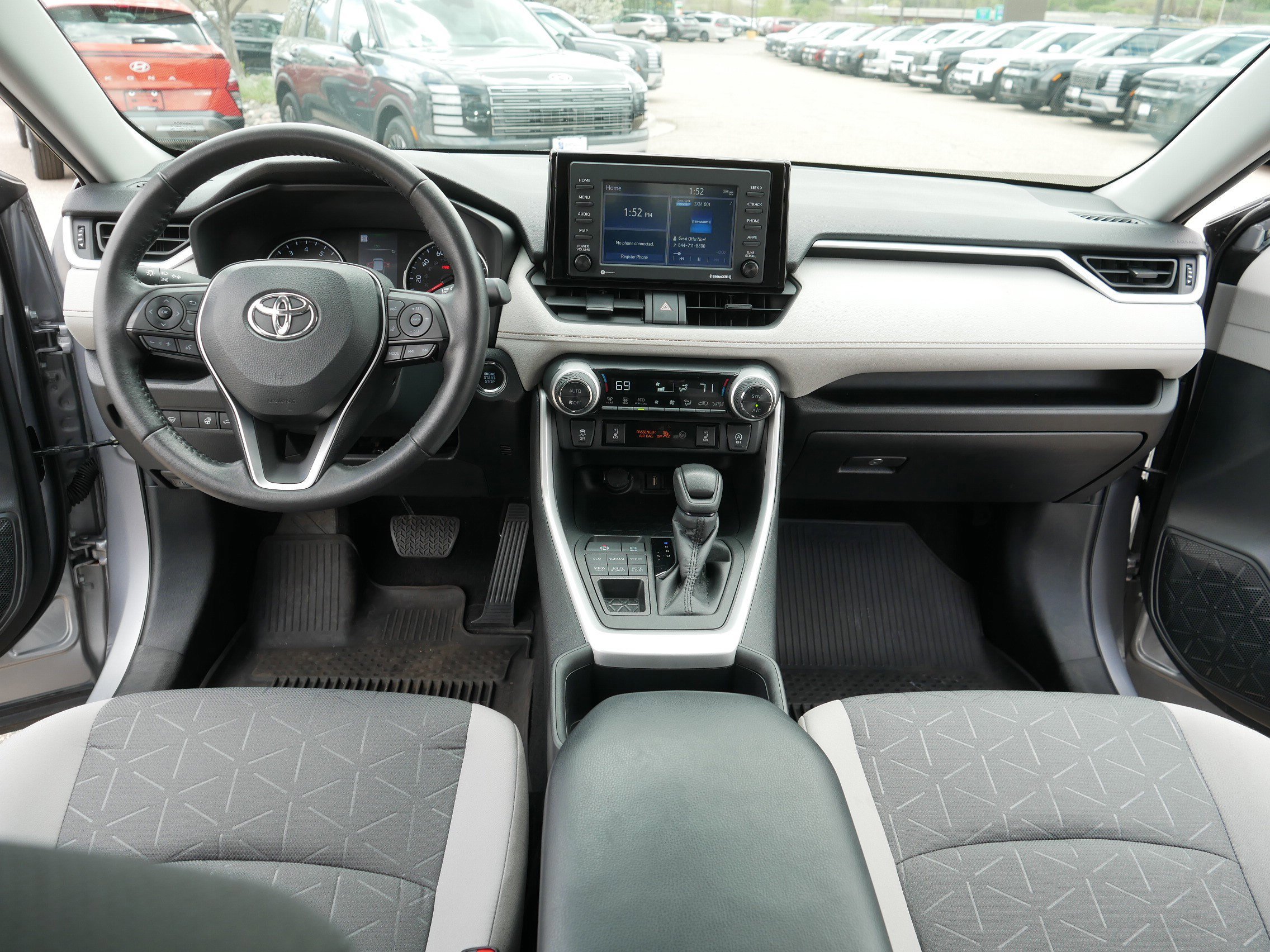 Used 2022 Toyota RAV4 XLE w/ Convenience Package AWD/4WD image 21