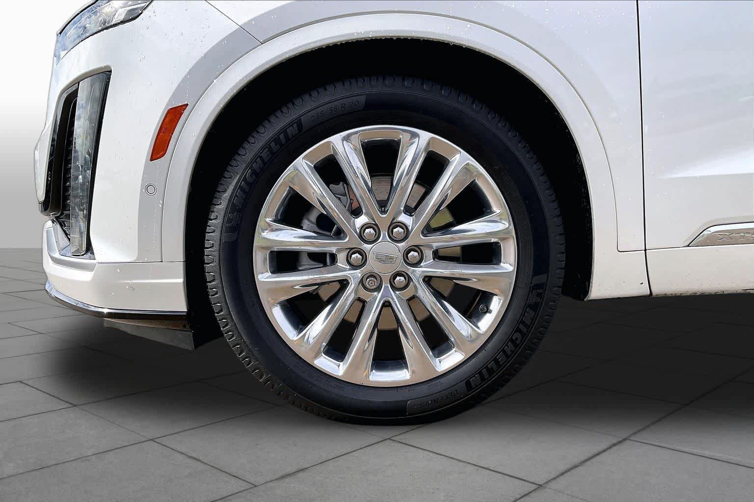 Used 2021 Cadillac XT6 Premium Luxury w/ Platinum Package FWD image 9