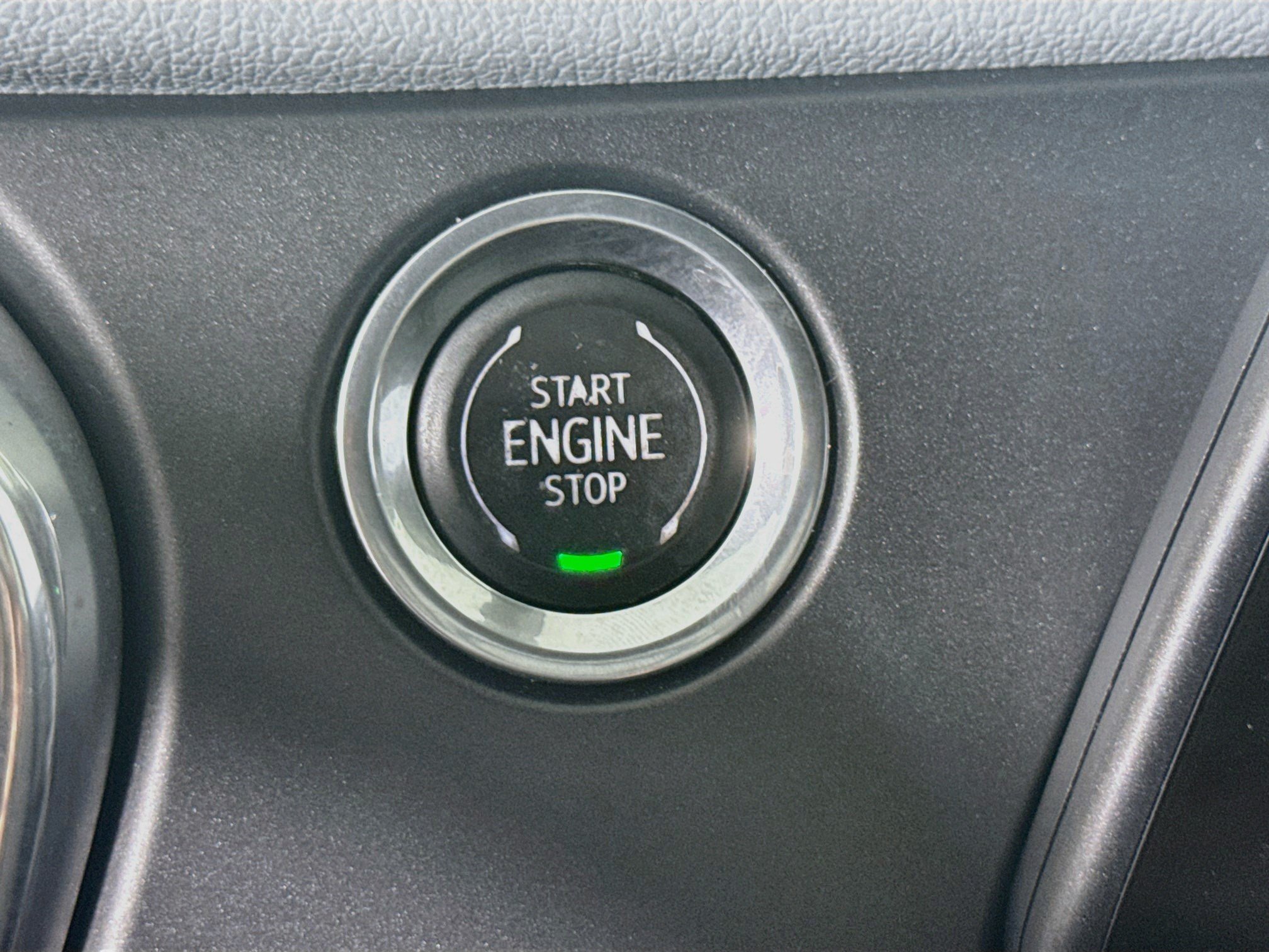 Used 2019 Chevrolet Blazer LT FWD image 21