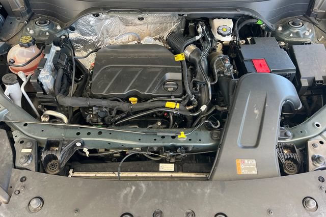 Used 2025 Chevrolet Trax LT FWD image 23